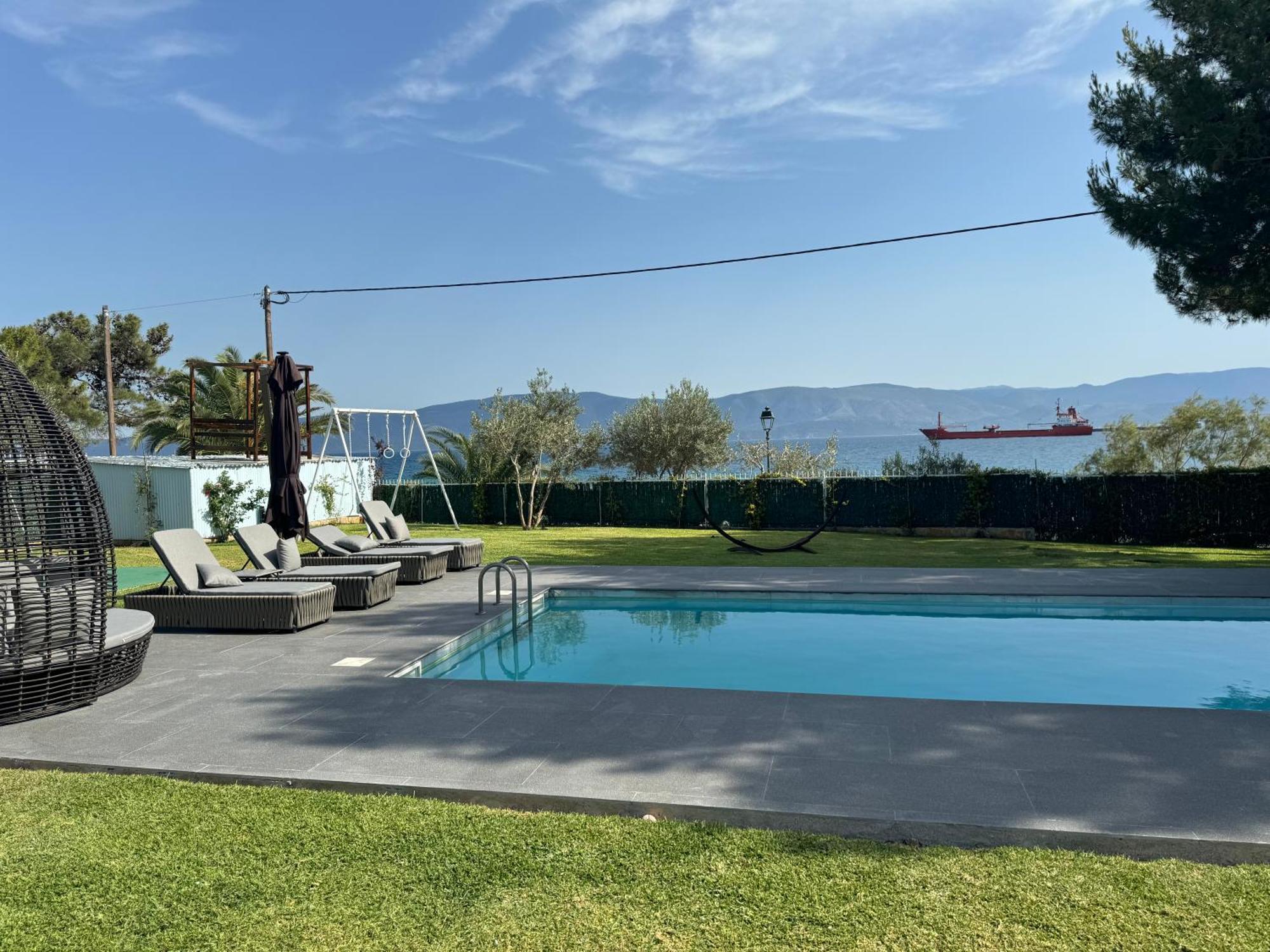 Zoza Luxury Villa Isthmia By The Sea With Private Pool Kalamáki 외부 사진