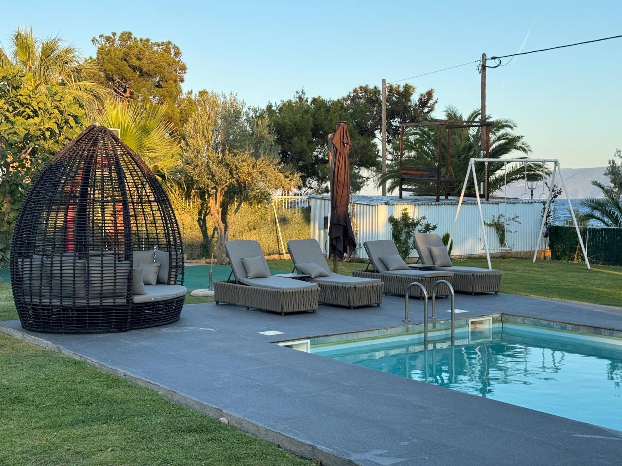Zoza Luxury Villa Isthmia By The Sea With Private Pool Kalamáki 외부 사진