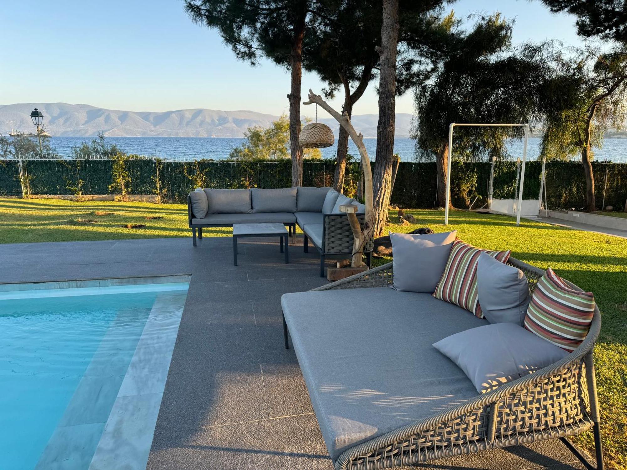 Zoza Luxury Villa Isthmia By The Sea With Private Pool Kalamáki 외부 사진