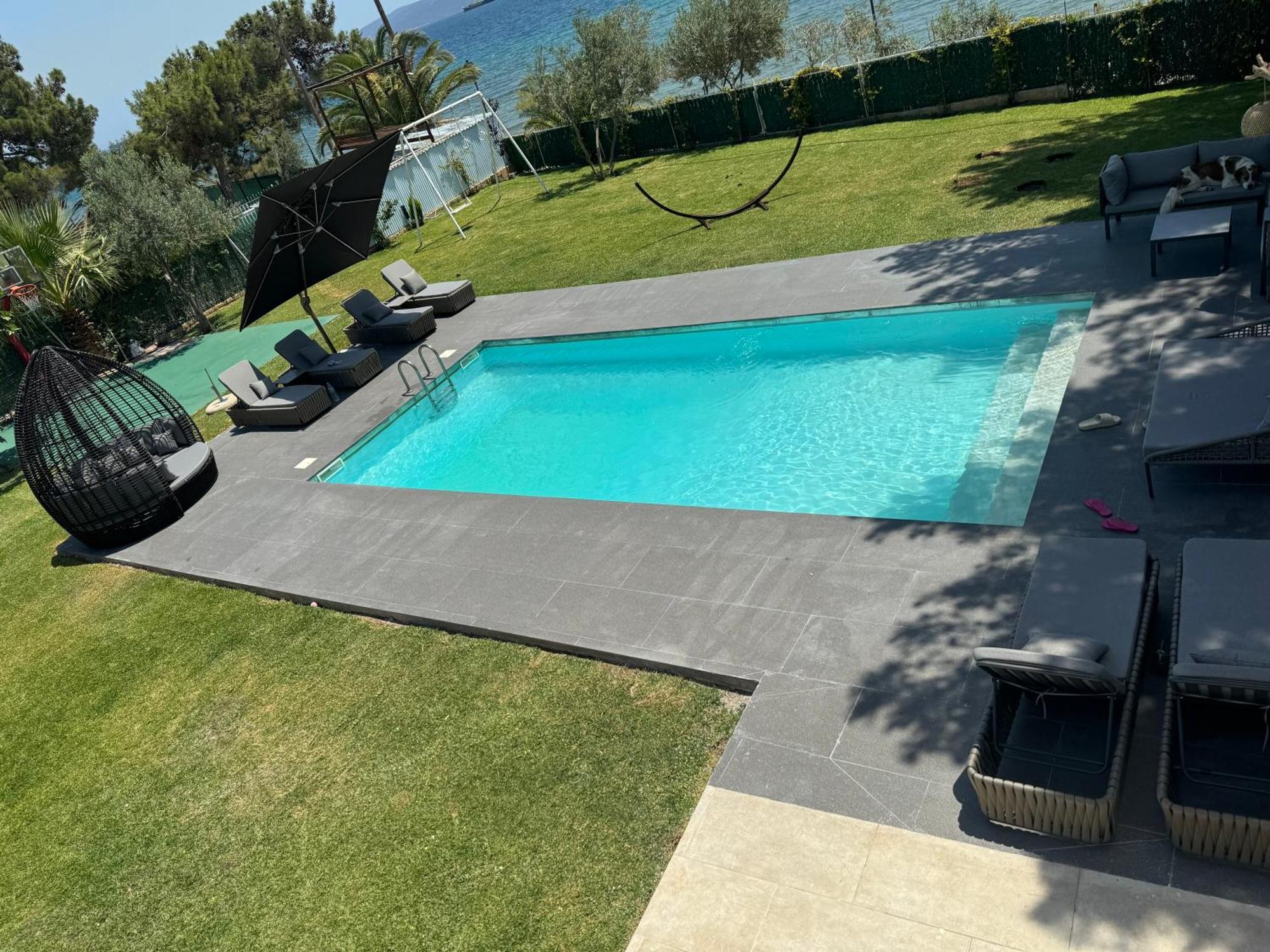 Zoza Luxury Villa Isthmia By The Sea With Private Pool Kalamáki 외부 사진