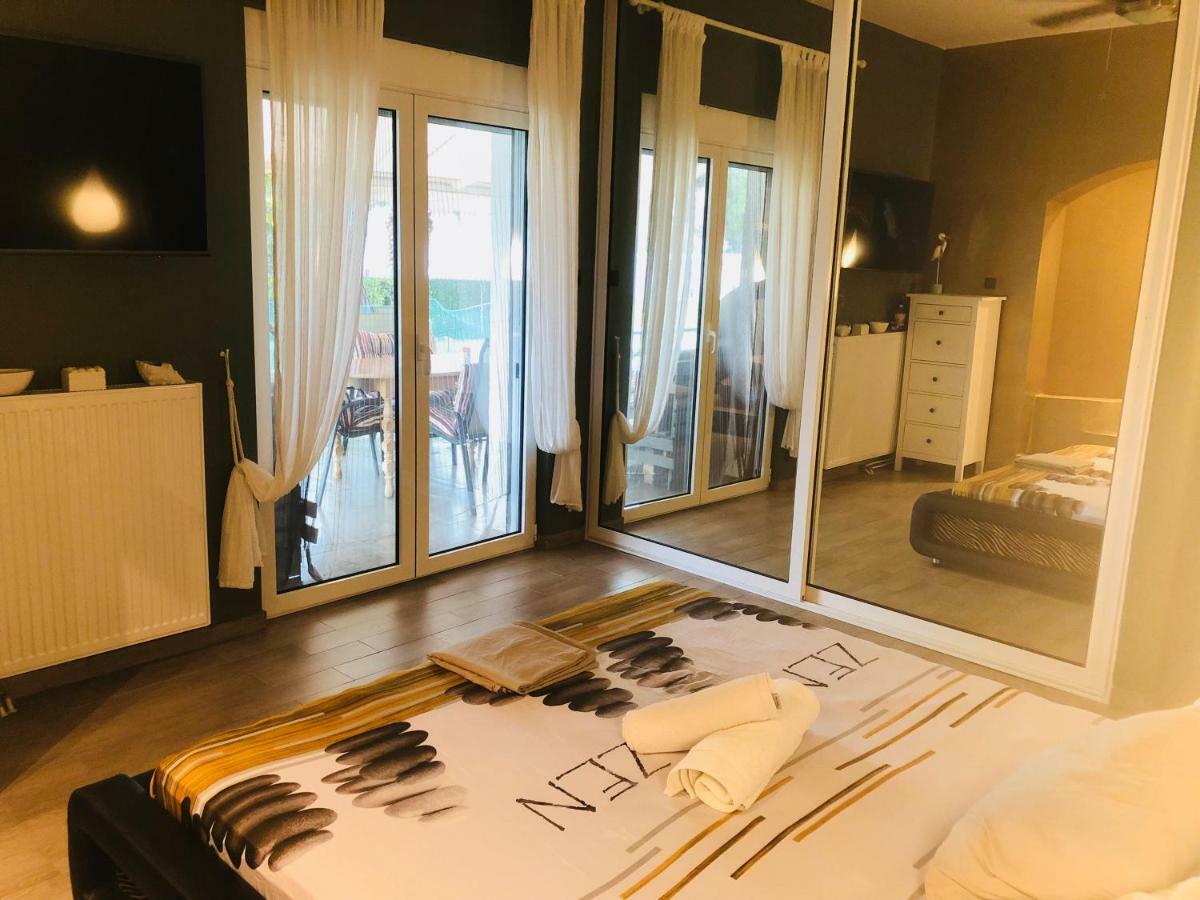 Zoza Luxury Villa Isthmia By The Sea With Private Pool Kalamáki 외부 사진